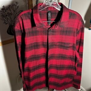 Lululemon Flannel Black Red Men Size XL Check Mason's Peak Stretch Button Soft
